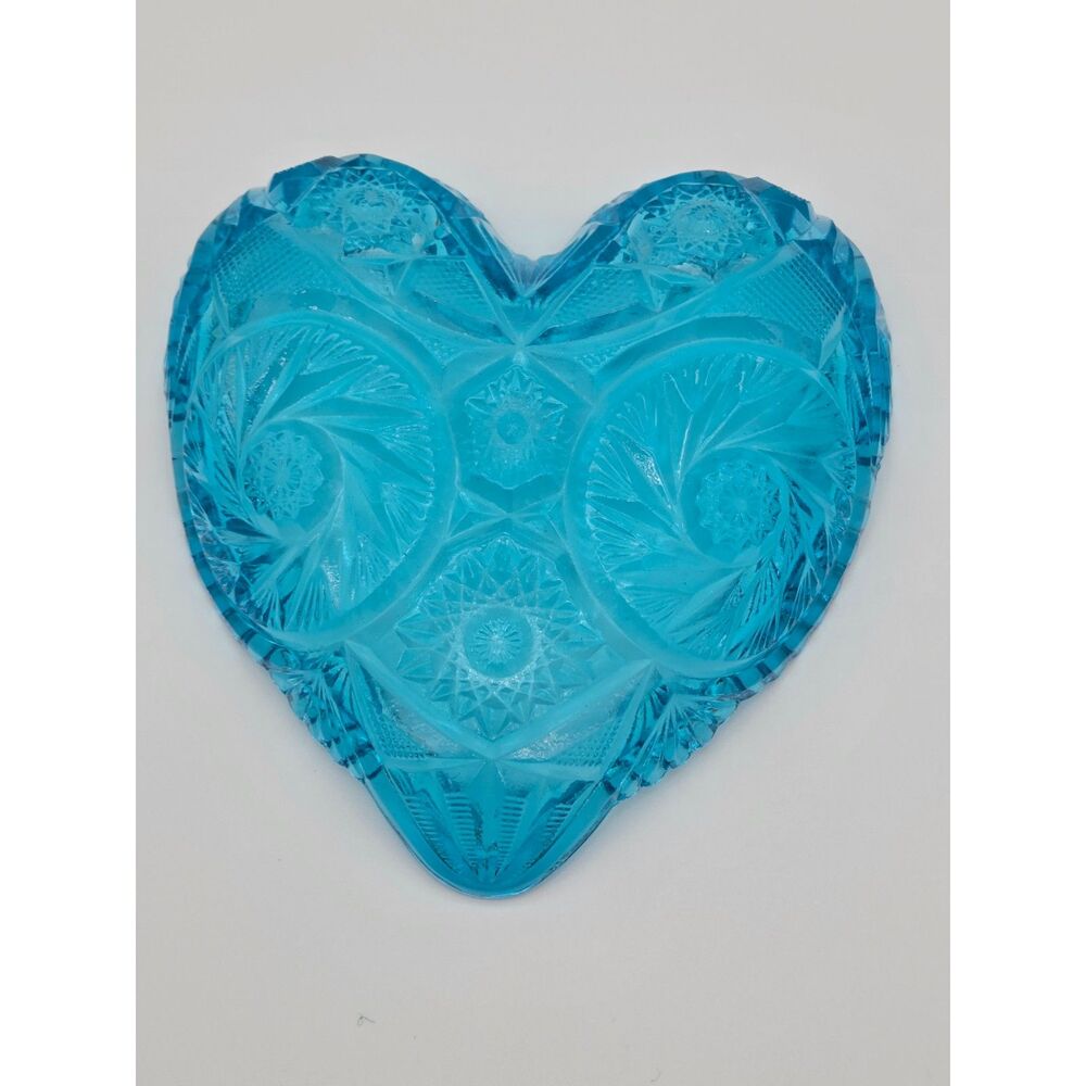 Vintage LE Smith Blue Glass Heart Candy Dish Pinwheel Starburst Pattern